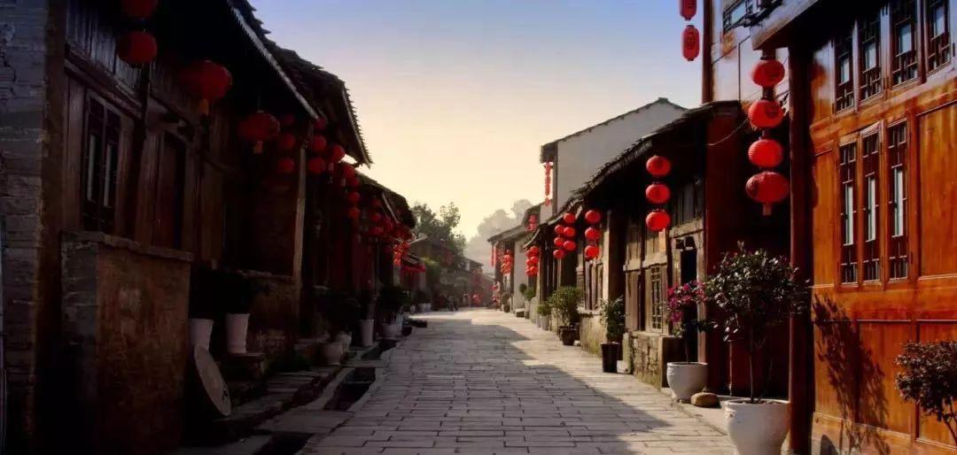 朱棣深夜工作,绝色宫女主动献殷勤!第二天他大怒:杀尽所有尼姑